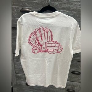 NWT Vineyard vines boys white tshirt whale baseball shirt, size M (12-14)